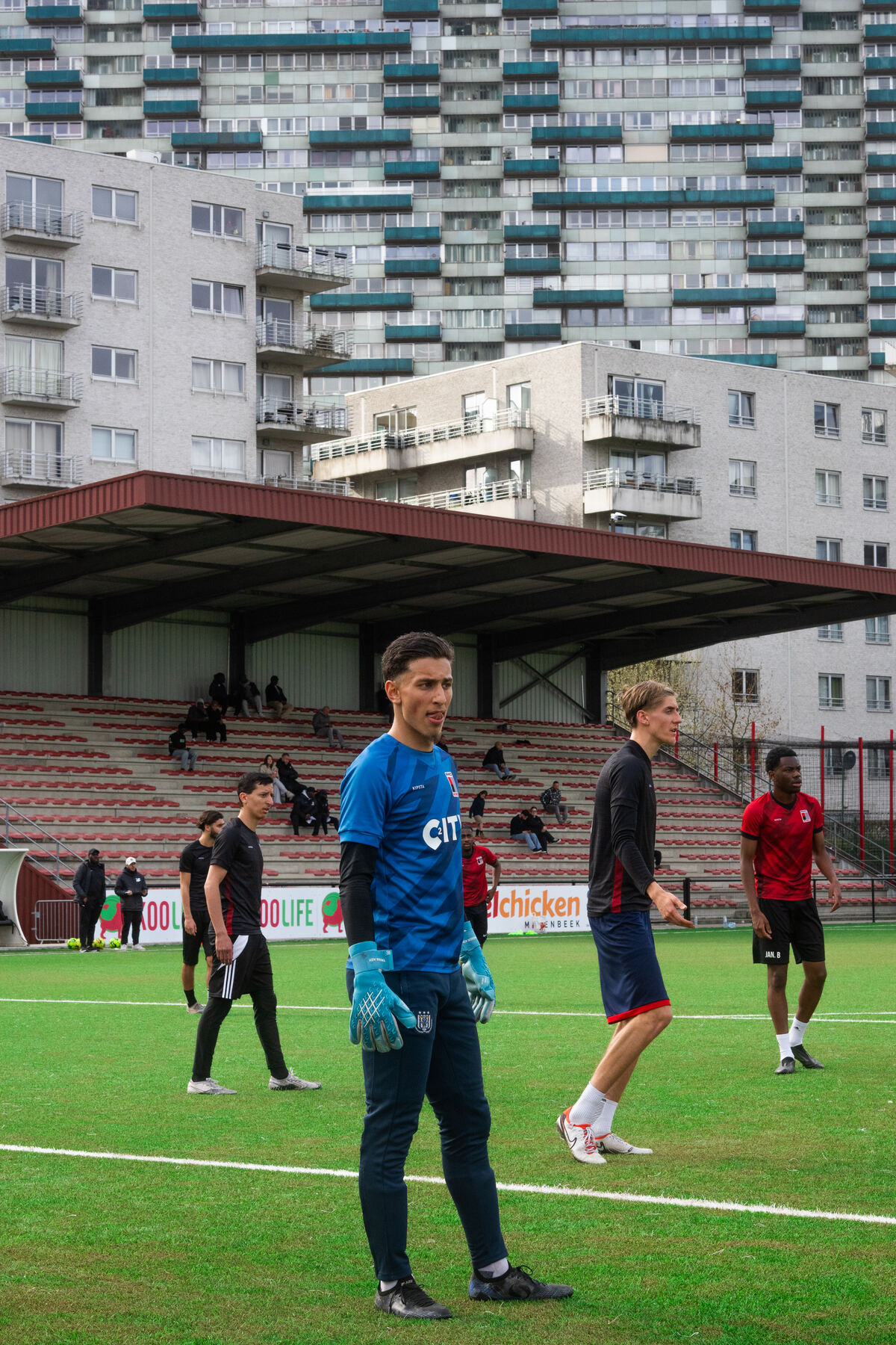 Yasser Azam Hassani dans les cages